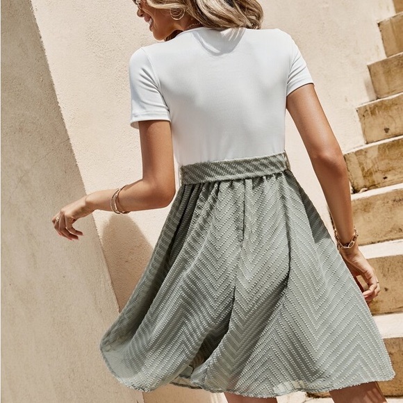 SHEIN EMERY ROSE Two Tone Belted A-line Dress (Green, Medium) - Picture 11 of 11